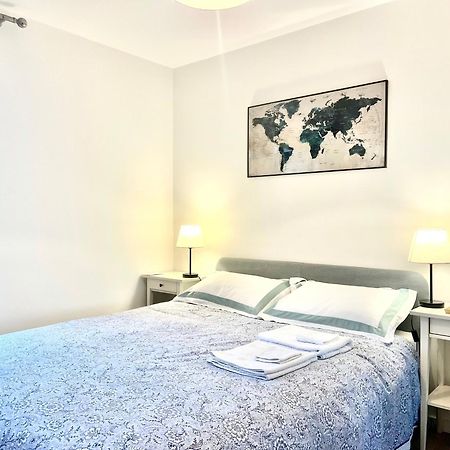The Room King Size Bed And Private Bathroom Dublin Extérieur photo