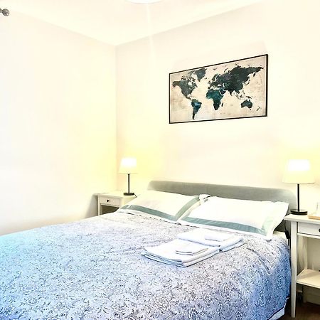 The Room King Size Bed And Private Bathroom Dublin Extérieur photo