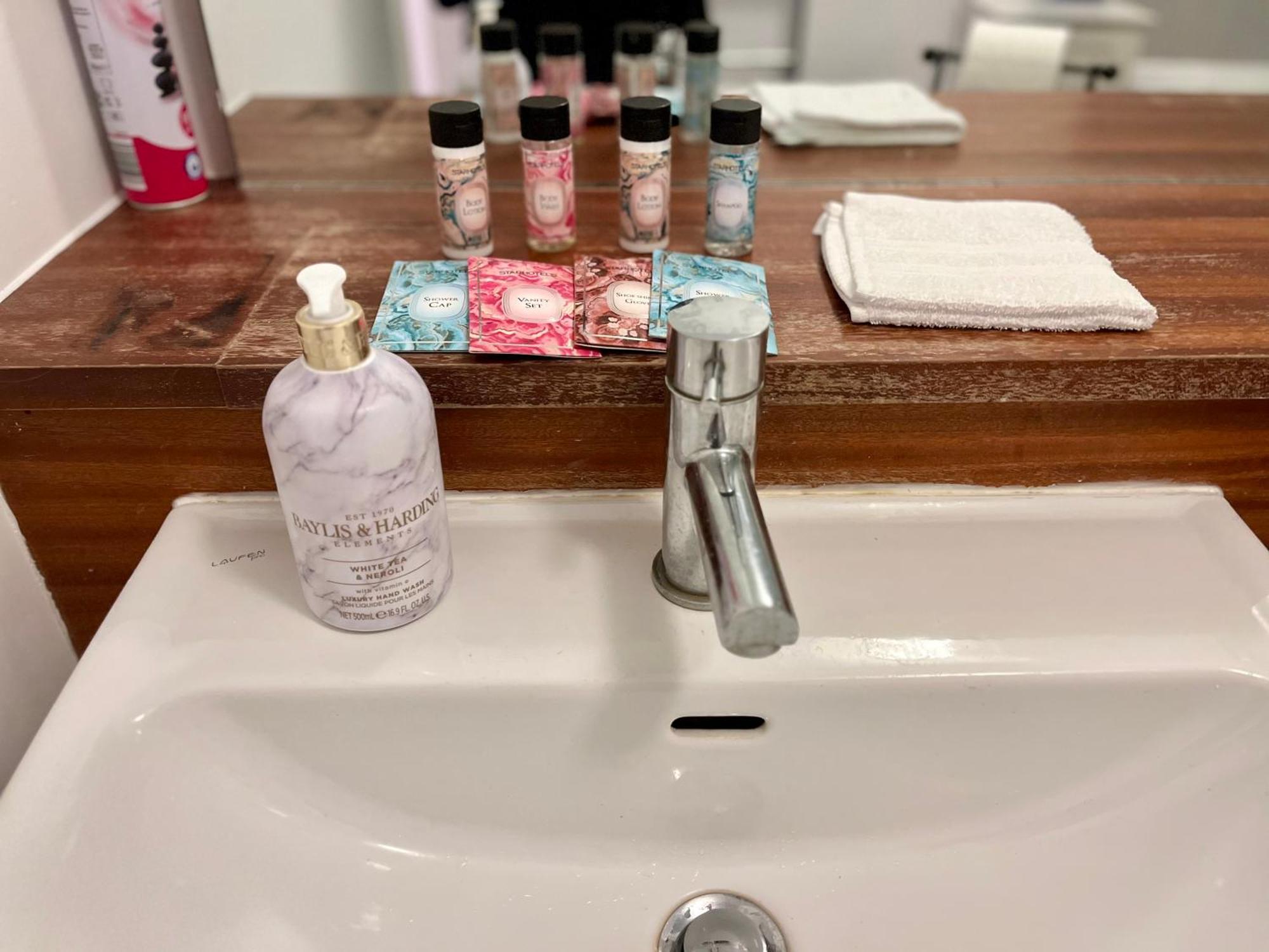 The Room King Size Bed And Private Bathroom Dublin Extérieur photo